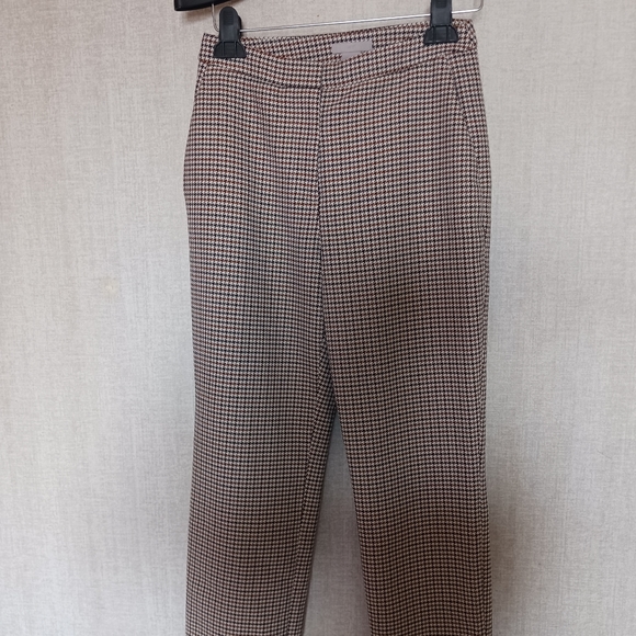 H&M Pants - H&M Cropped Caprp Pants